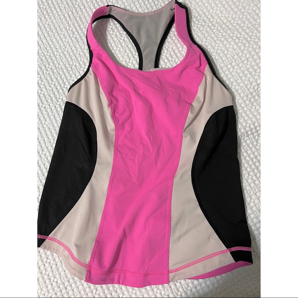Lululemon tank with built in bra